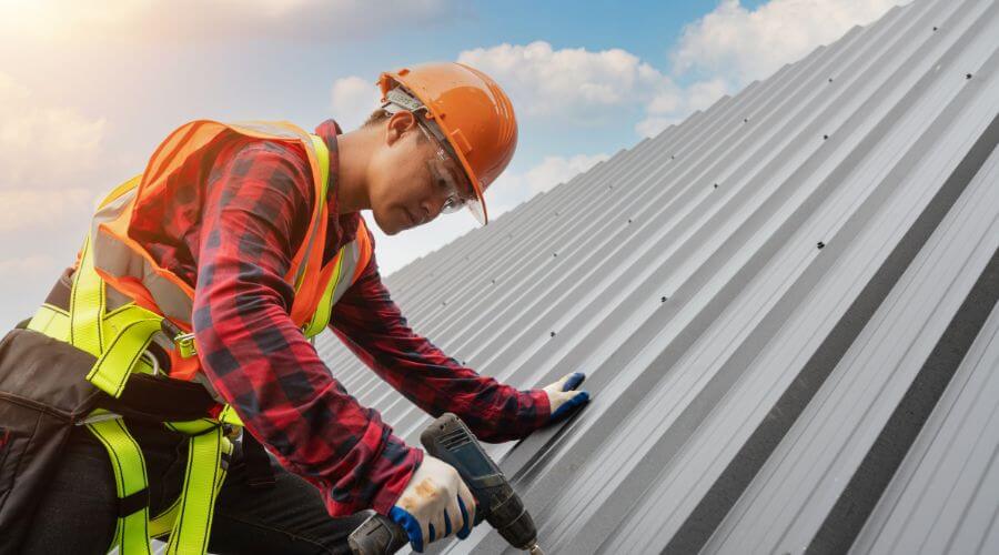 Professional gutter cleaning in Low Moor, VA
